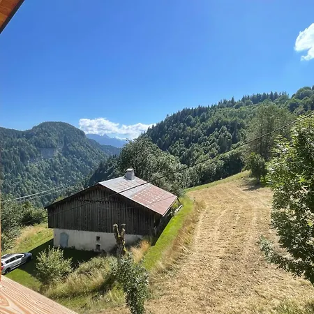 Charmant Sous Combles, Neuf Apartment *