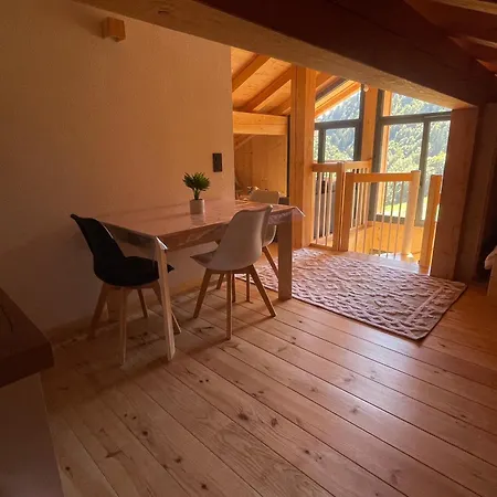Charmant Sous Combles, Neuf Apartment *