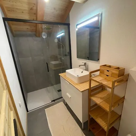 Charmant Sous Combles, Neuf Apartment Les Gets