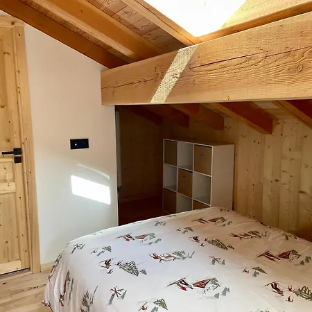 Charmant Sous Combles, Neuf Apartment Les Gets