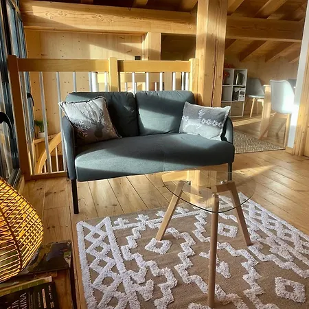 Apartment Charmant Sous Combles, Neuf Les Gets